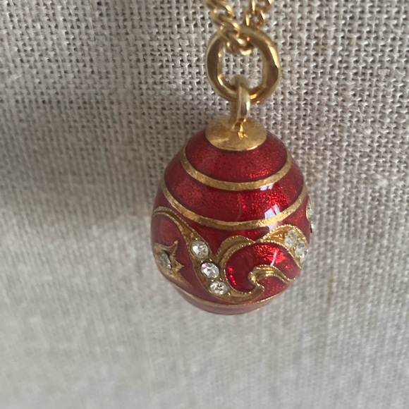 Faberge gold filled egg style necklace. - Picture 3 of 6